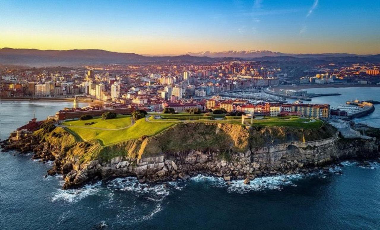 Apartamento Xana Gijon Bagian luar foto